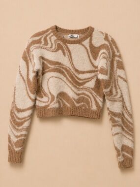 Hollister - Wavy Pattern Crewneck Sweater in Cream and Tan